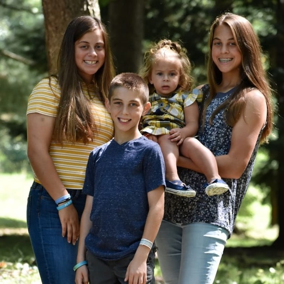 Meet your Posher, Kathy Jo - Picture 3 of 8